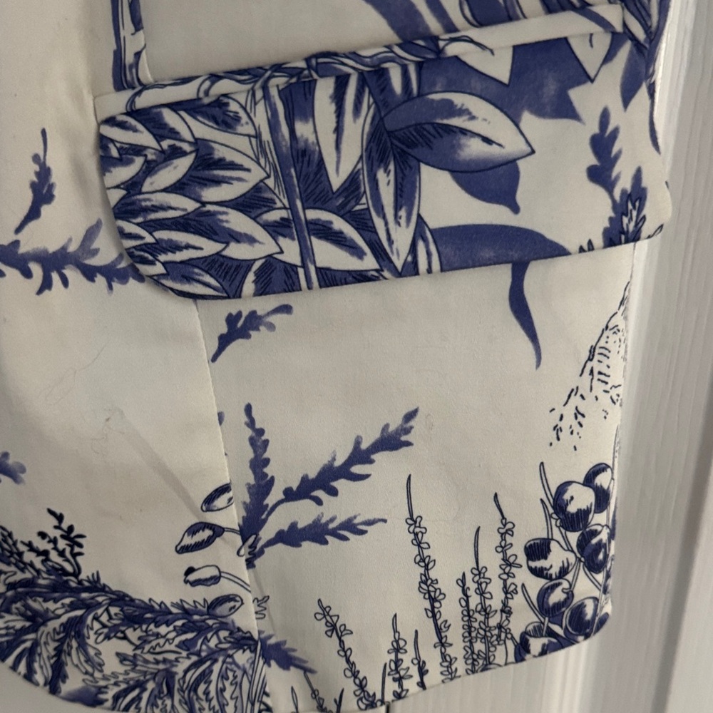 J. Peterman Blue and White Floral Blazer - Picture 7 of 16